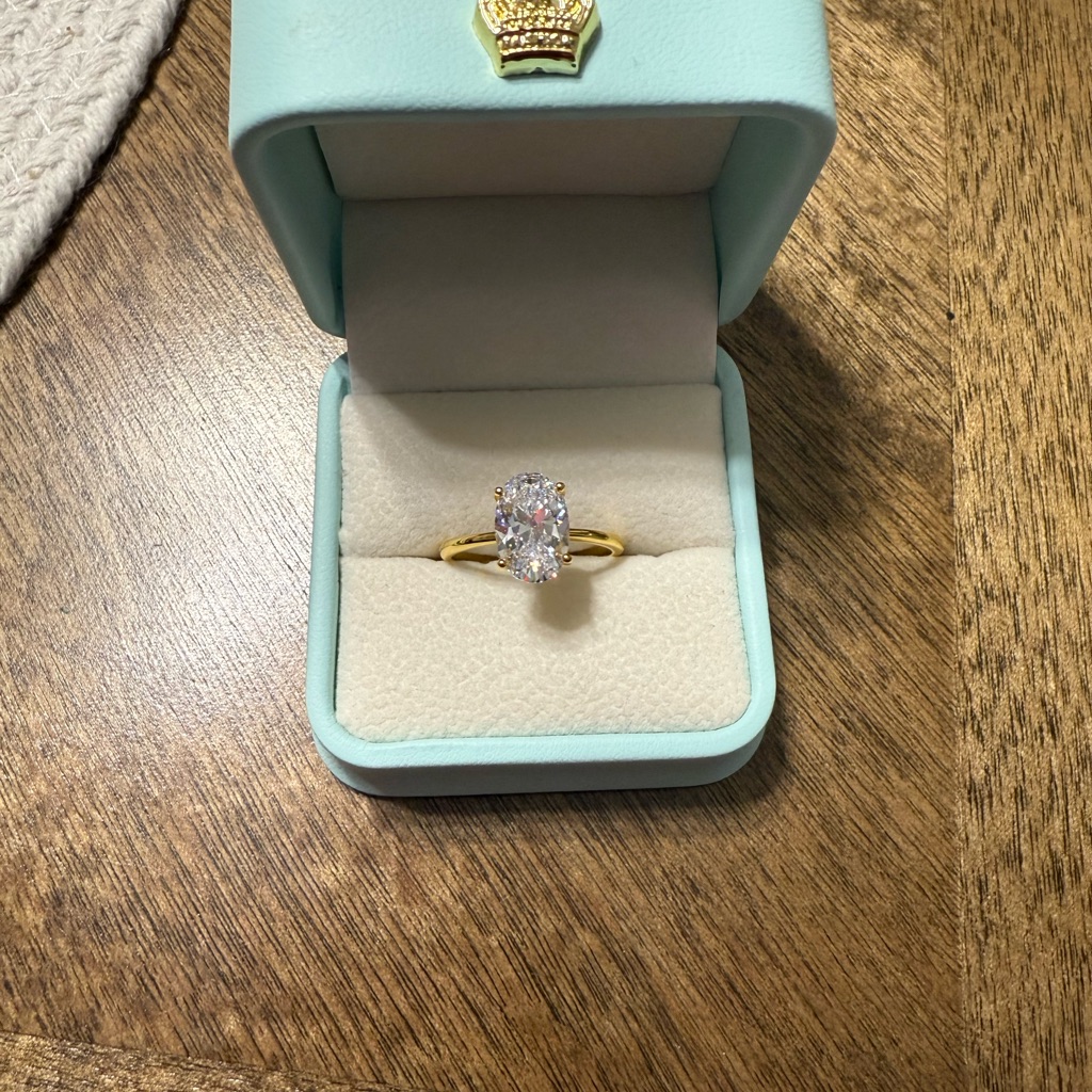 Gold Ring With Clear Stone 30$
